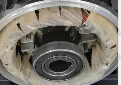 वाणिज्यिक स्वच्छ मशीनों के लिए आरए इंटरपंप के साथ 7KW खोखले शाफ्ट मोटर 3